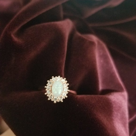 Victoria Opal & Topaz Ring 18 Rose Gold on Pure Copper. 4-claw Settings. - Picture 9 of 15